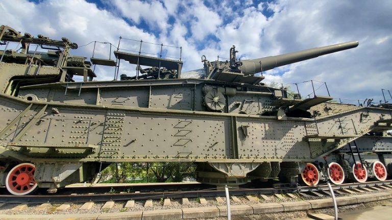 Tm-1-14 Soviet 356-mm Railway Artillery Cannon